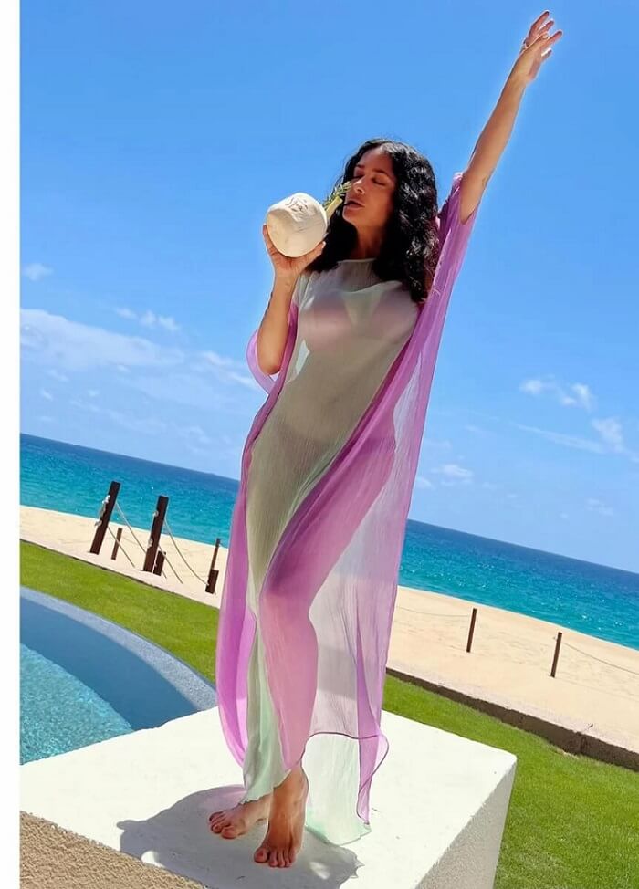 salma hayek bikini picture